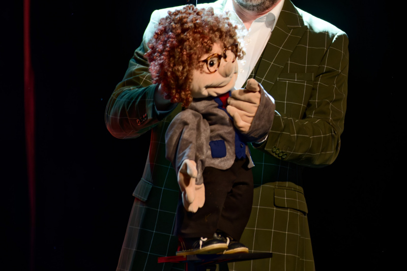 Heiko Benjes und seine Puppe