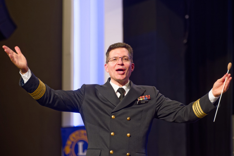 Präsentierte ein höchst attraktives Programm: Fregattenkapitän Matthias Prock