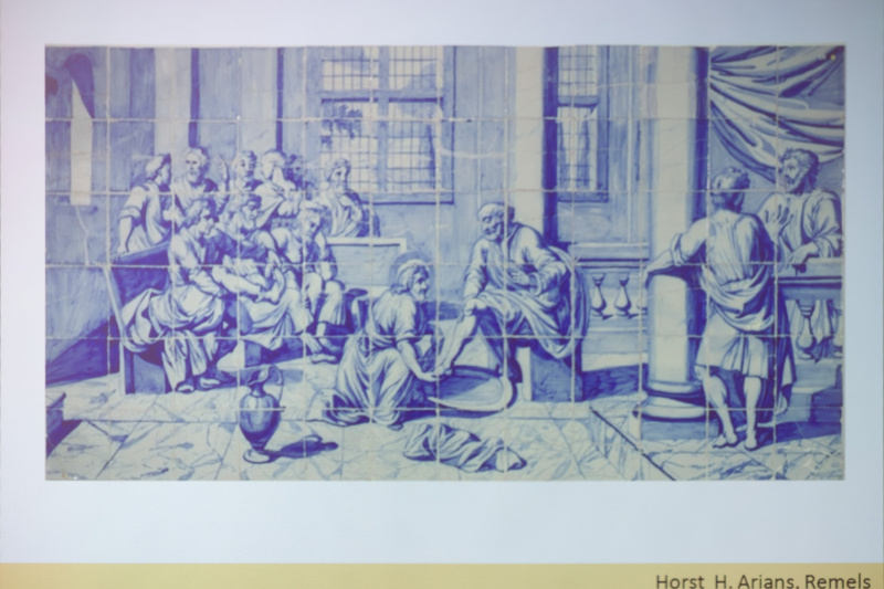 Die Fußwaschung, zusammengesetzt aus 72 Fliesen