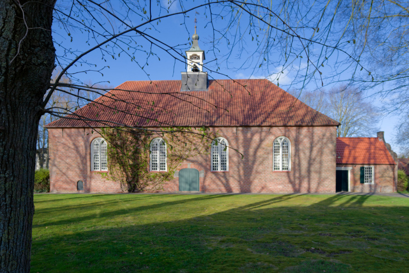 Die Kulturkirche Bargebur in der Abendsonne