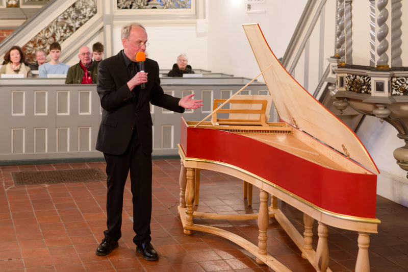 Bernhard Klapprott erklärt Details zum Instrument