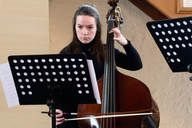 Die Kontrabassistin Paula Capracci