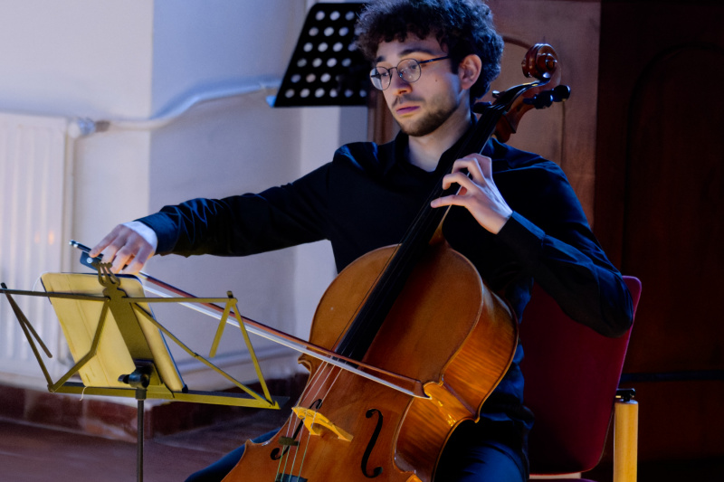 Geboren in Madrid: Diego Arangoa (Violoncello)