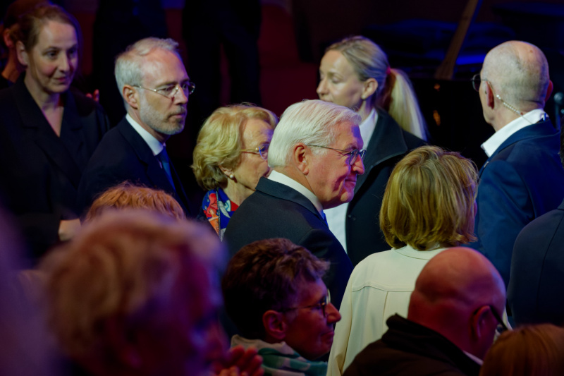 Gedränge vor der ersten Reihe