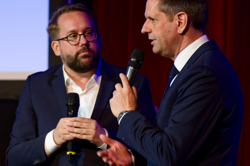 Olaf Lies garantiert den VW-Standort Emden