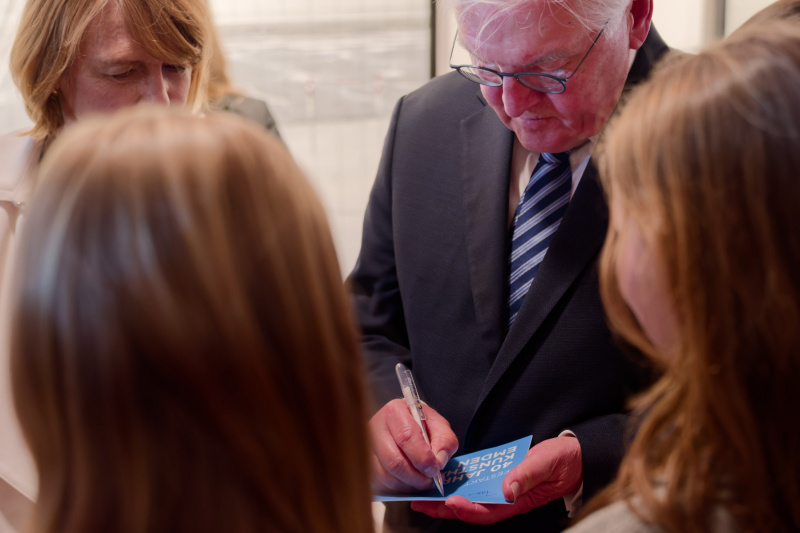 Ein Autogramm für Jugendliche