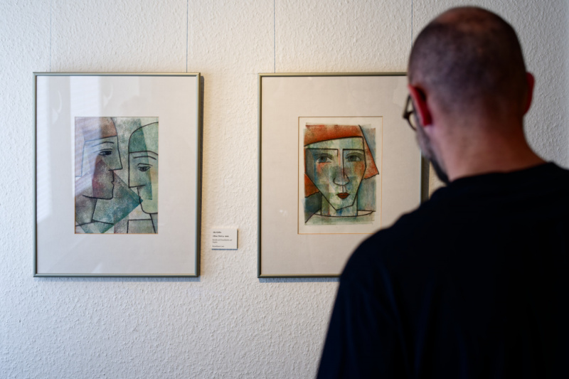 Auch im Obergeschoss hängt Kunst