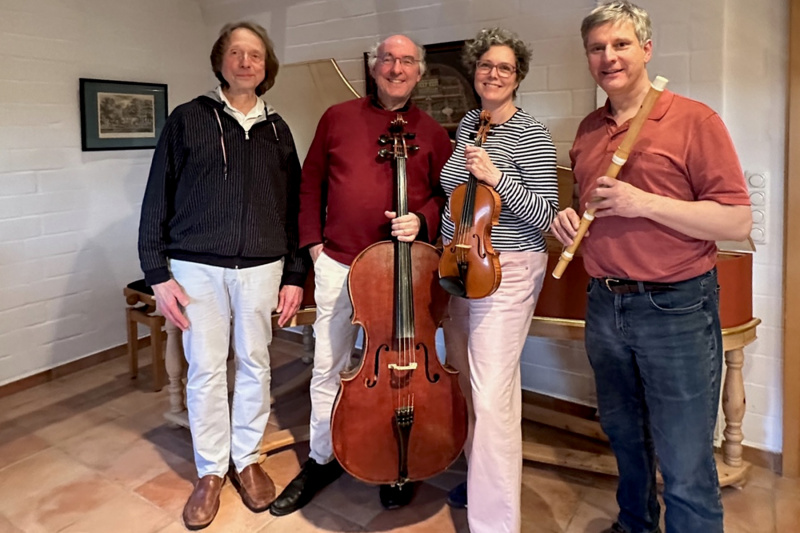 Vier von sieben Musikern: Reinhard Böhlen, Christoph Otto Beyer, Galina Roreck und Ralf Tischer