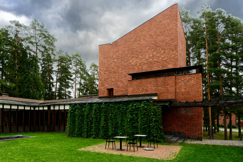 Innenhof vom Aalto-Rathaus in Säynätsalo (fertiggestellt 1952)