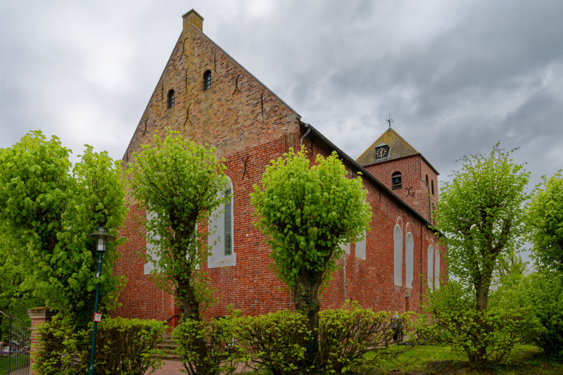 Hier beginnt in einer Stunde das Festival: Die Uttumer Kirche