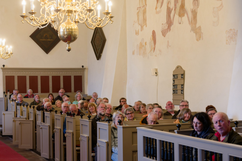 Die Kirche ist gut besucht