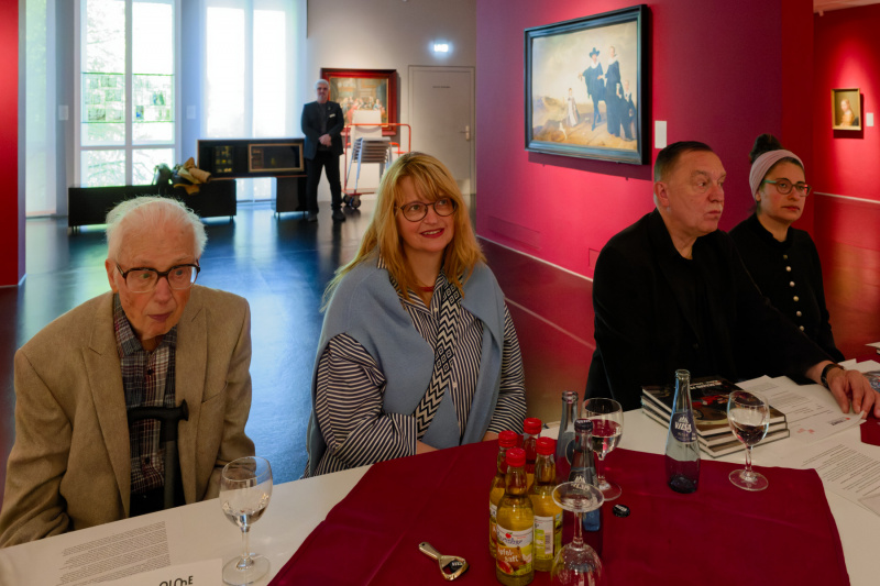 Die Beschenkten: Dr. Walter Baumfalk und Silke Reblin (Stiftungsrat der StibiKu), Gregor Strelow (1820dieKUNST) und Jasmin Alley (Ostfriesisches Landesmuseum Emden)