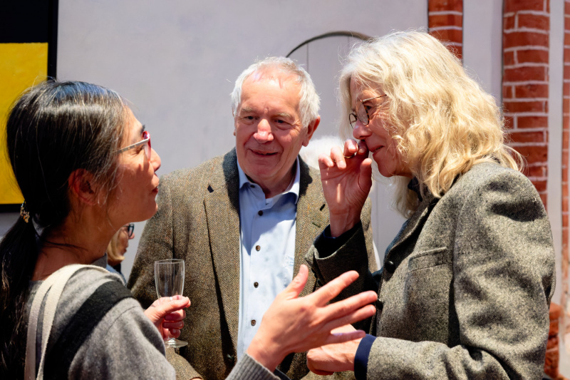 ... die Norder Künstlerin Wan-Yen Hsieh, Helmut Schaer und Dr. Annette Kanzenbach