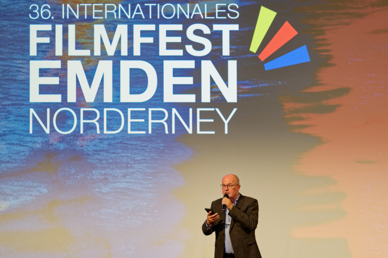 Einführung durch den Leiter des Filmfests Edzard Wagenaar
