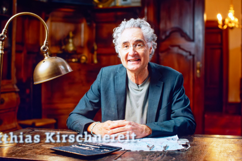 Matthias Kirschnereit führt durch den Film
