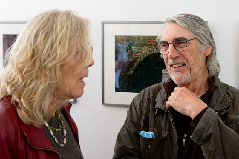 Im Gespräch: Dr. Annette Kanzenbach und Künstler Hartmut Bleß