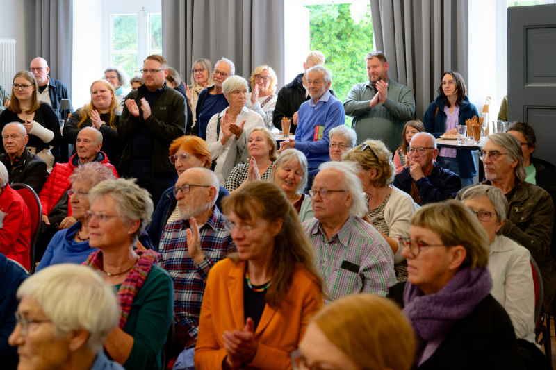 Volles Haus: Hinten blieben nur Stehplätze
