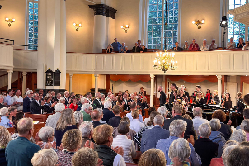  Sehr gut gefüllt: die Große Kirche zu Leer