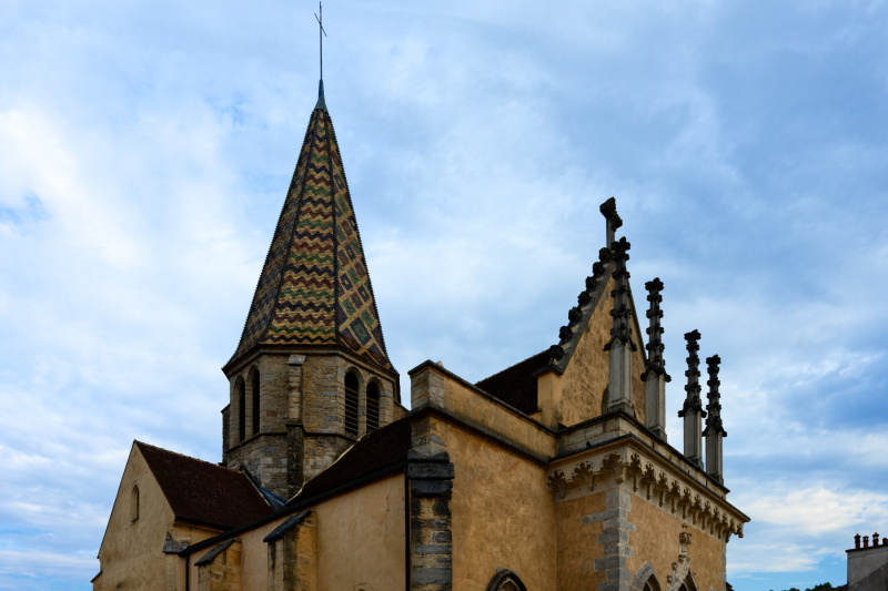 Der Kirchturm von Plombières-lès-Dijon
