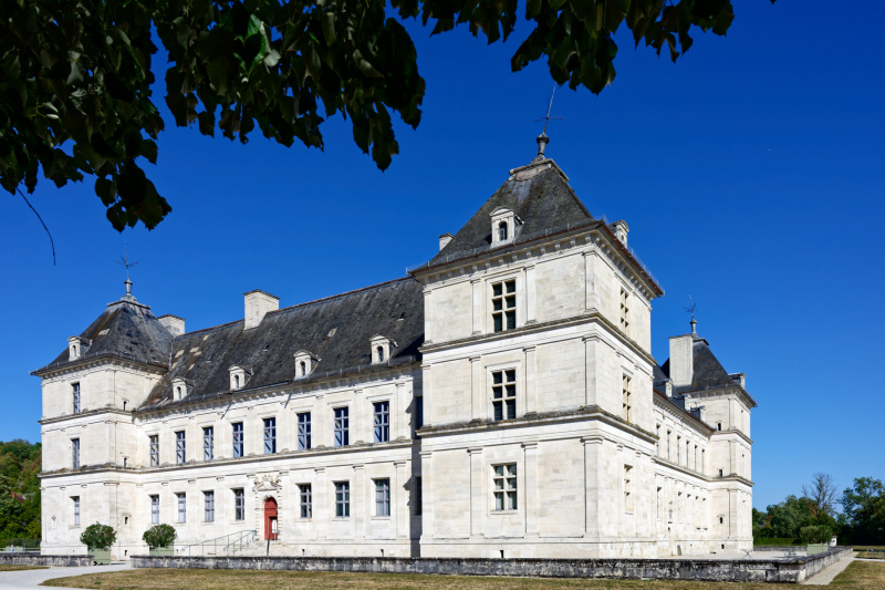 Château d’Ancy-le-Franc: Renaissanceschloss aus dem 16. Jahrhundert 