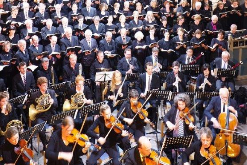 Die Ludgerikantorei und Orchester bei einer früheren Aufführung.