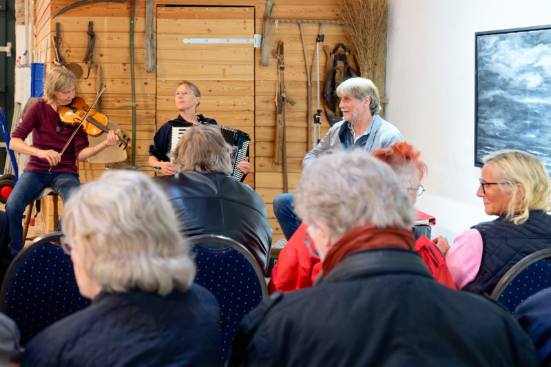 Das Folk-Trio DreiBartLang
