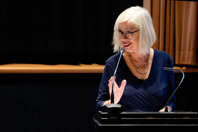 Kuratorin und beteiligte Künstlerin: Bettina Semmer