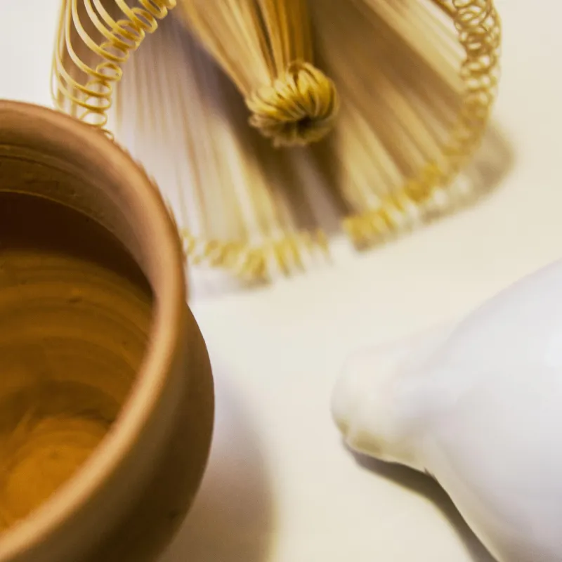 Utensilien mit Bezug zum Tee und zum Porzellan