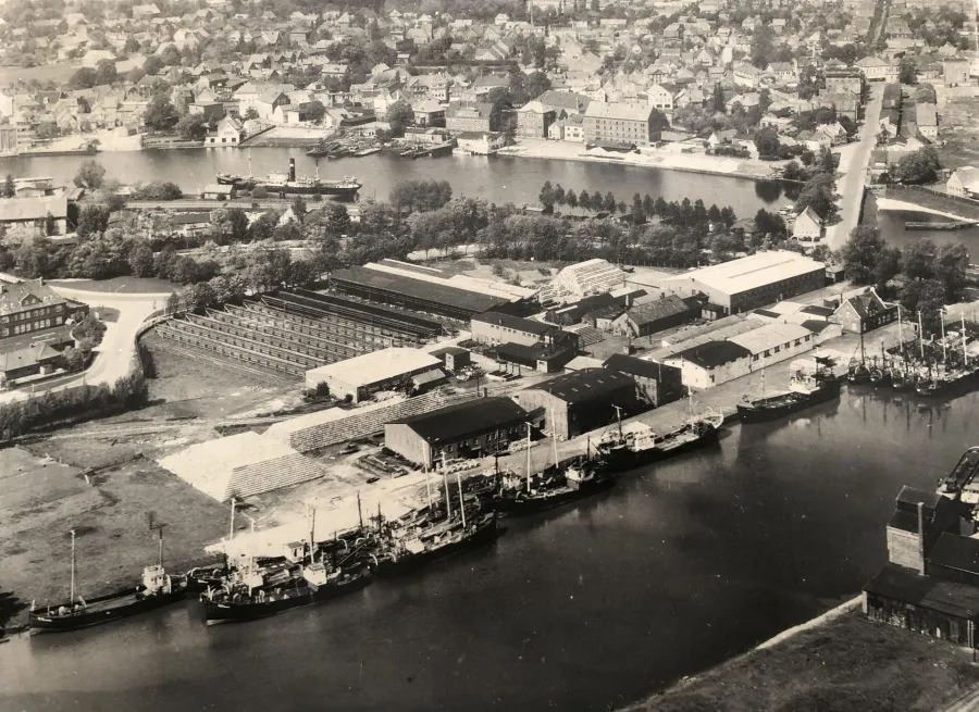 Luftaufnahme vom Gelände der Leeraner Heringsfischerei