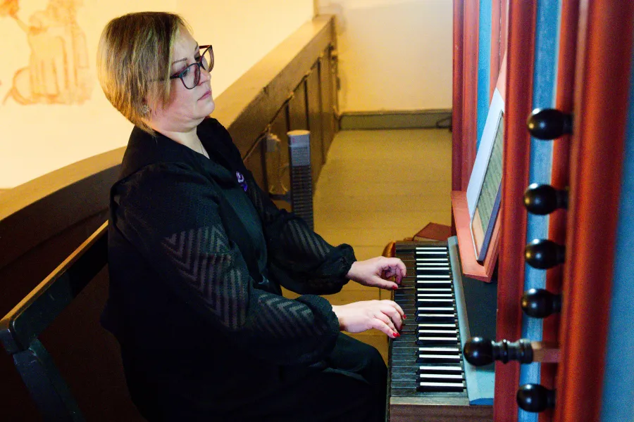 Spielte die Renaissance-Orgel von Westerhusen: Organistin Alina Rotaru