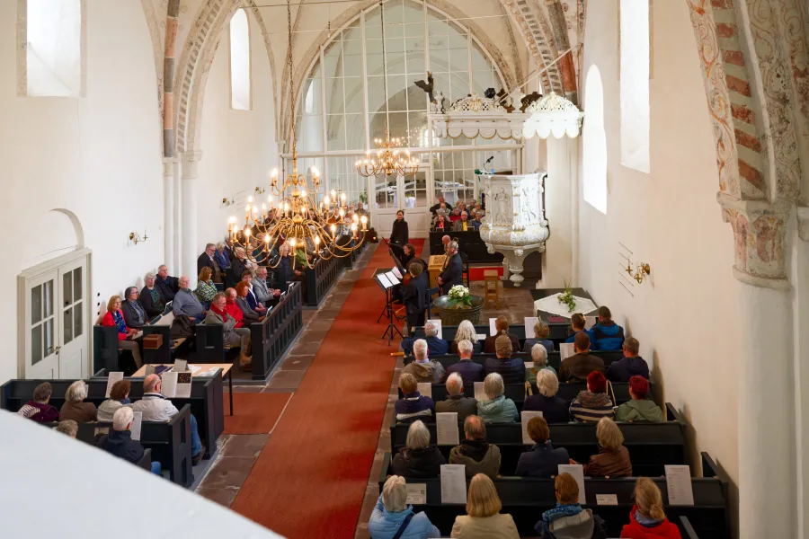 Sehr gut besucht war das Abschlusskonzert des Krummhörner Orgelfrühlings 2026  