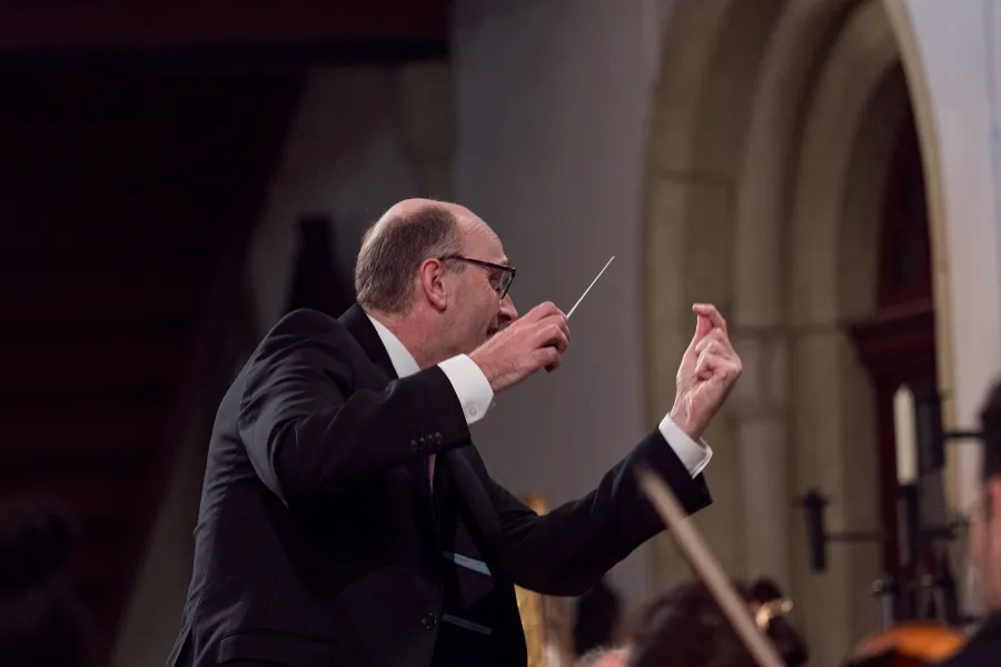 Präzise und formvollendet: Andrew Manze
