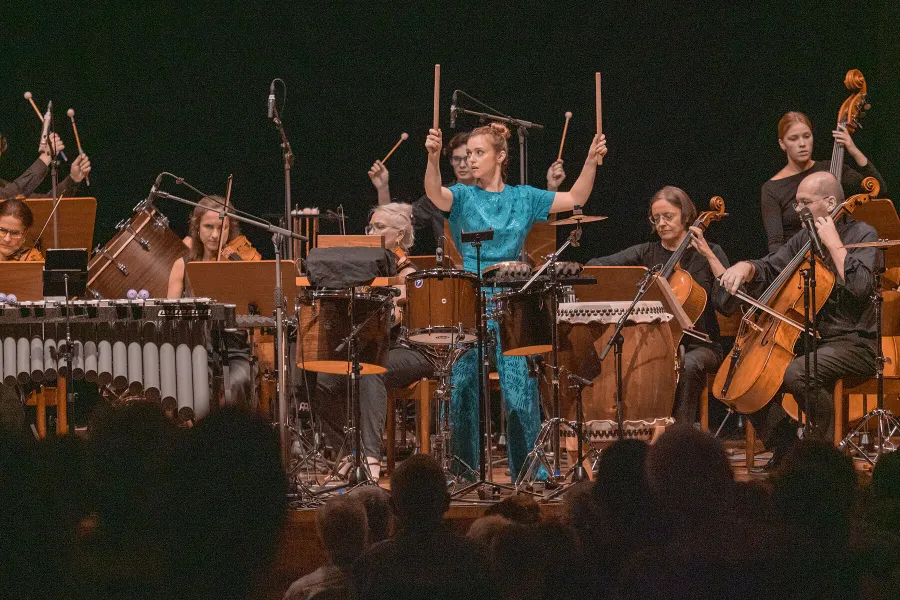Organisch und elektrisierend: das Zusammenspiel zwischen Solistin und Orchester