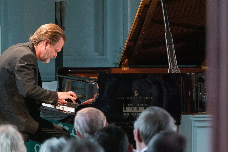 Spielte Gershwin für Klavier solo: Sebastian Knauer