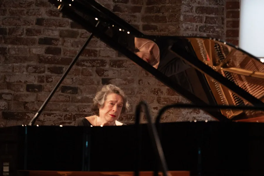Zwei, die blendend miteinander klarkommen: Elisabeth Leonskaja und Ludwig van Beethoven.