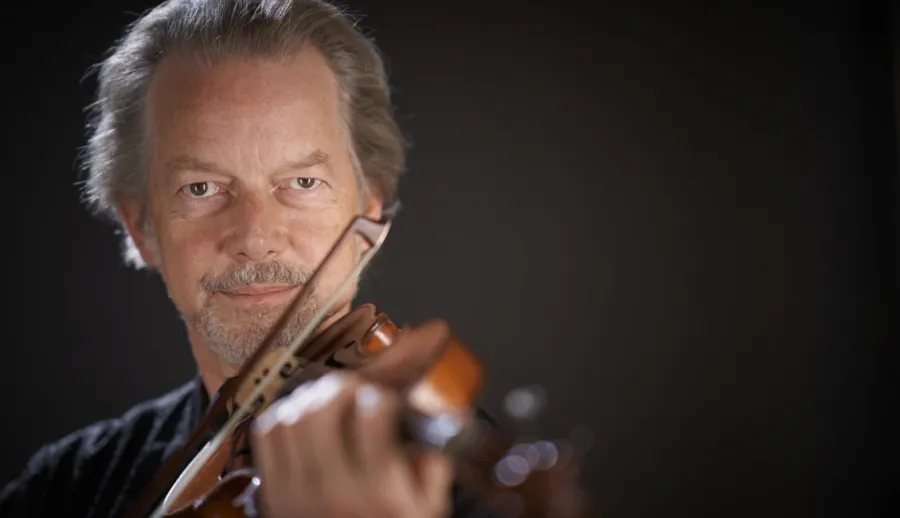 Violinist Ingolf Turban spielt Bach