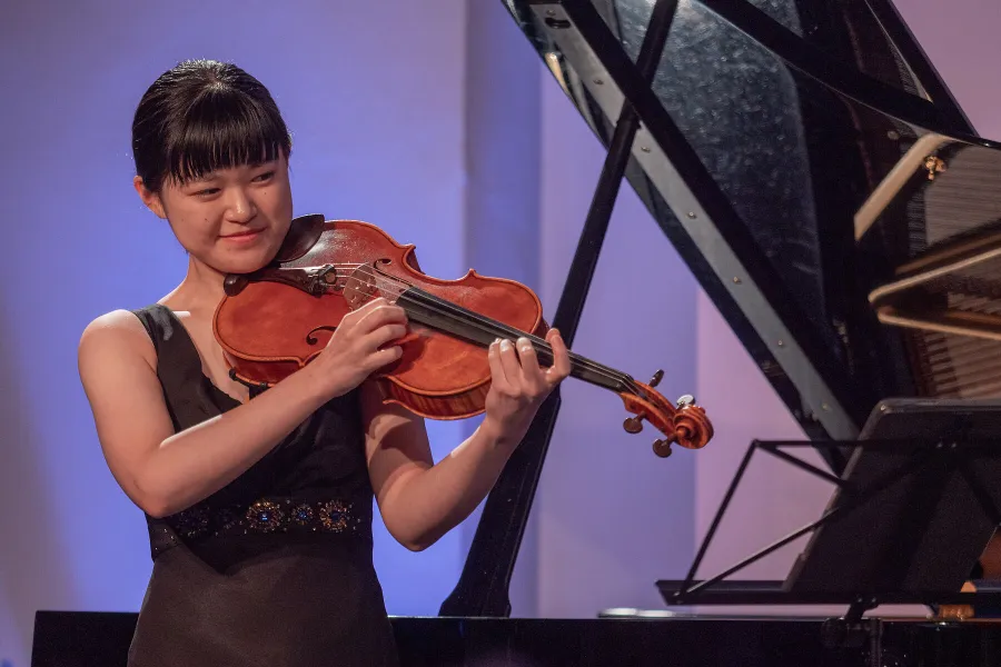 Verbindet Begabung und Humor: Bratschistin Ayaka Taniguchi&nbsp;
