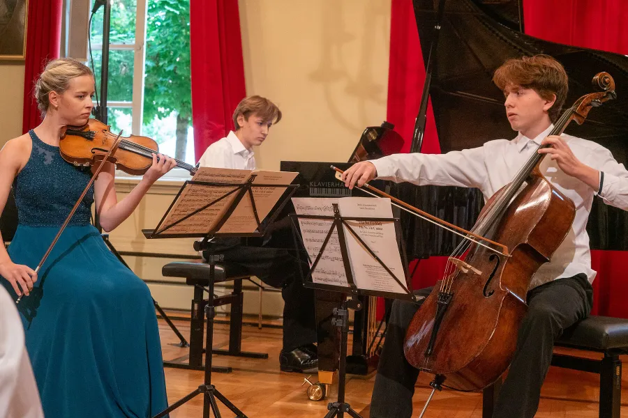 Spielte Mendelssohn und Schostakowitsch: das Trio Sarastro