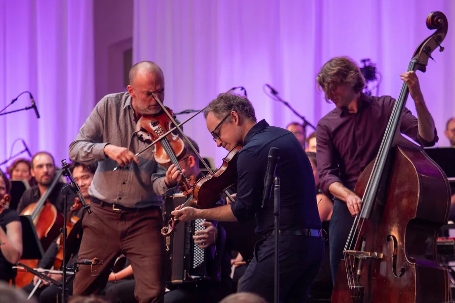 Ein starkes Team: UWAGA! und die Neue Philharmonie Westfalen