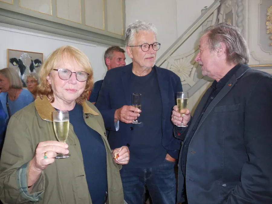 Ulrich Schnelle im Gespräch mit Adelheid und Herbert Müller.