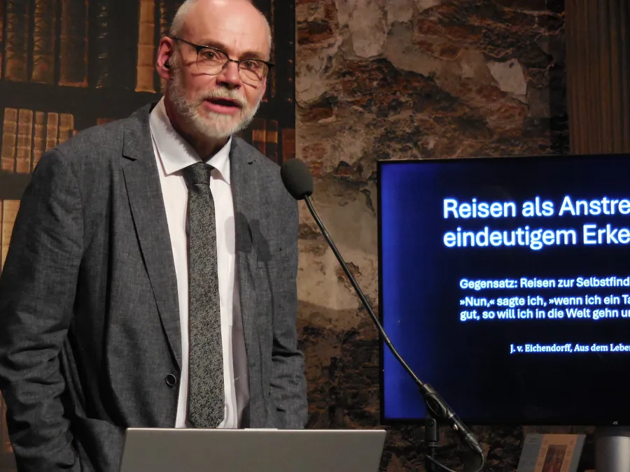 Initiator der Museumsnacht in der Bibliothek: der Wissenschaftshistoriker Dr. Michael Weichenhan