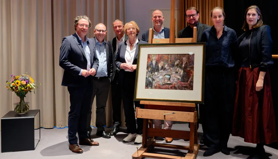 Die Übergabe des Bildes von Otto Gleichmann: Dr. Johannes Janssen, Jörg Reinhardt (Sparkasse Aurich-Norden), Jens Jann (Sparkasse Emden), Eske Nannen, Christian Rose, Tim Kruithoff (OB Emden), Silke Oldenburg, Ina Grätz (Kunsthalle)